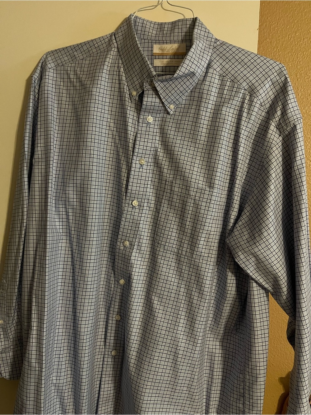 Men’s Gold Label Sky Blue/Navy Windowpane BDC 17 1/2x 35. New without tag